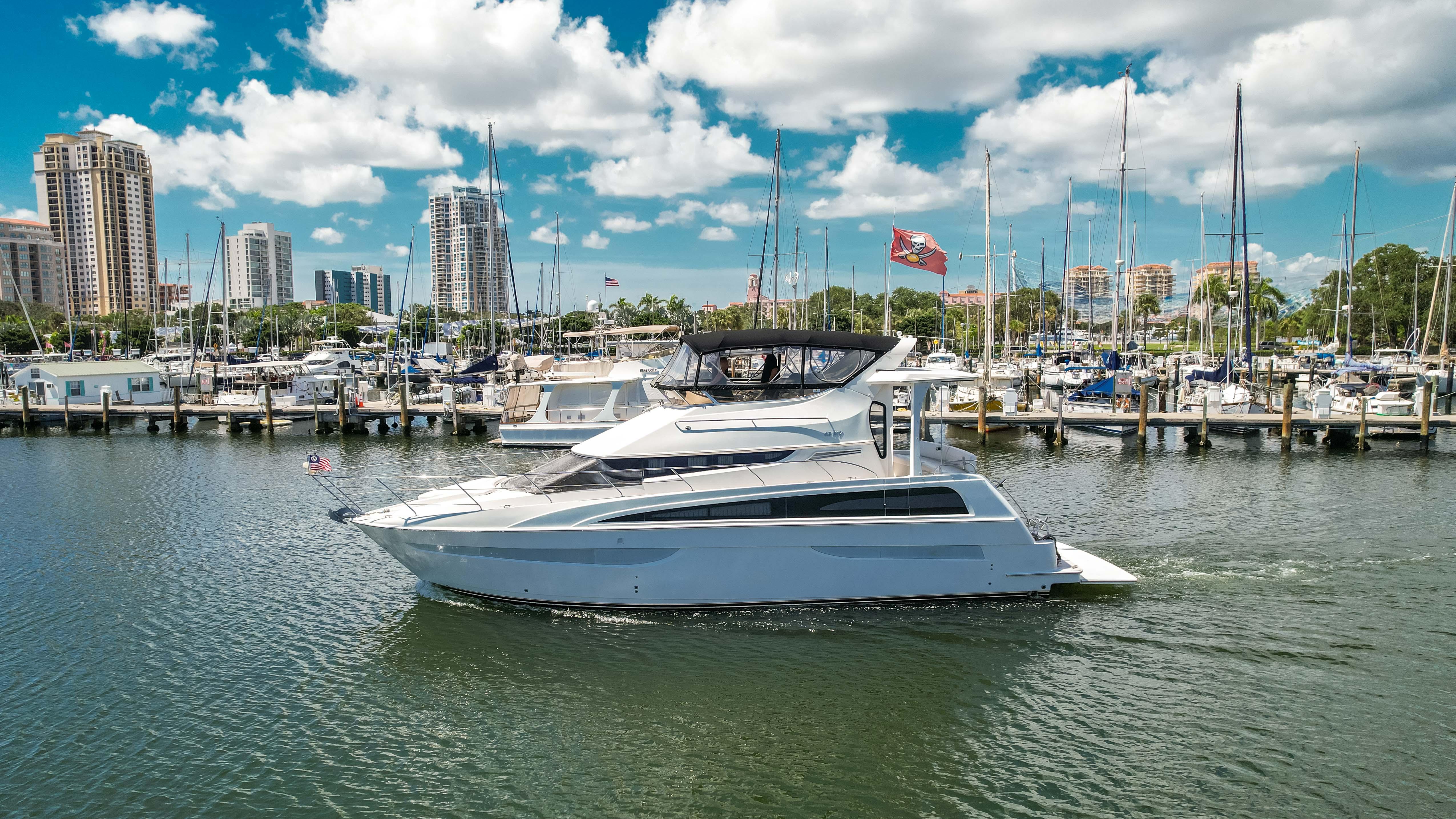 43ft Carver Luxury Yacht